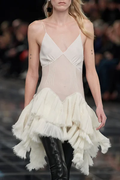 Look 216